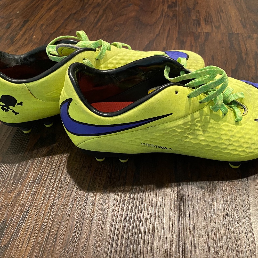 Nike Hyper Venom Soccer Shoes